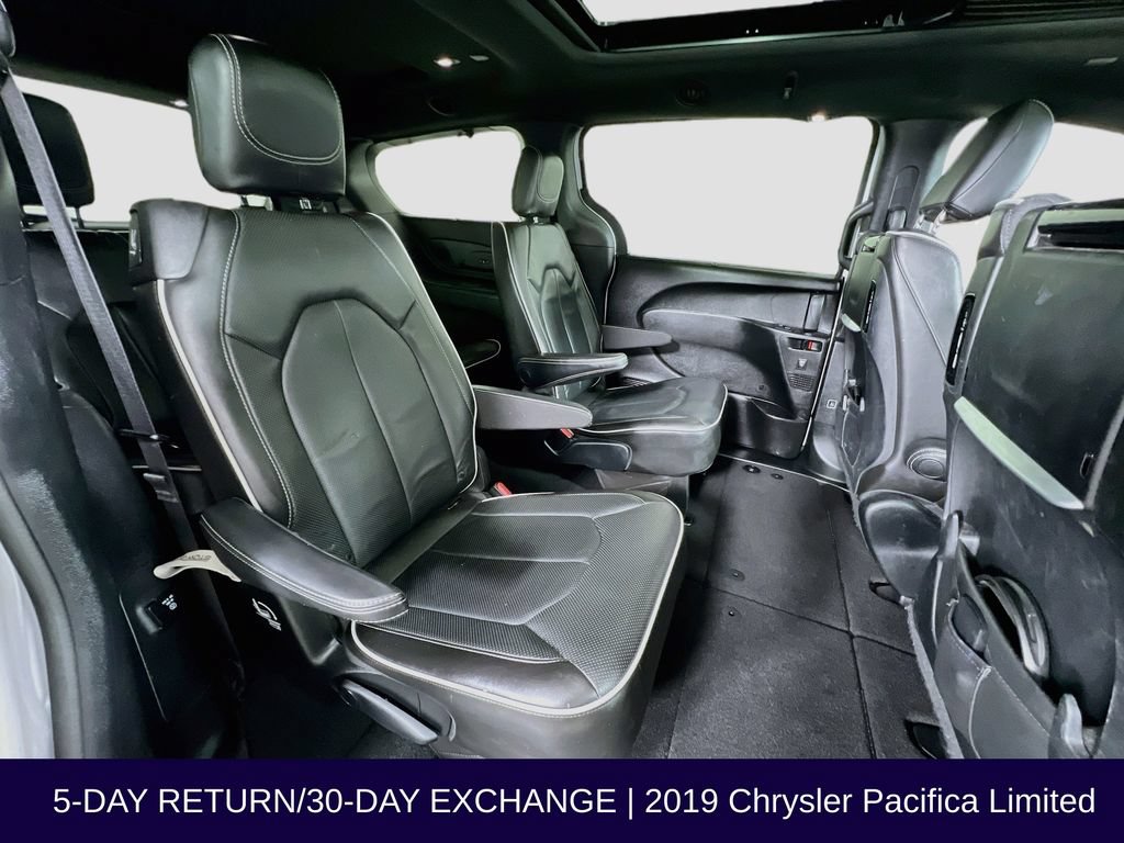 Used 2019 Chrysler Pacifica Limited w/ Advanced Safetytec Group FWD image 35
