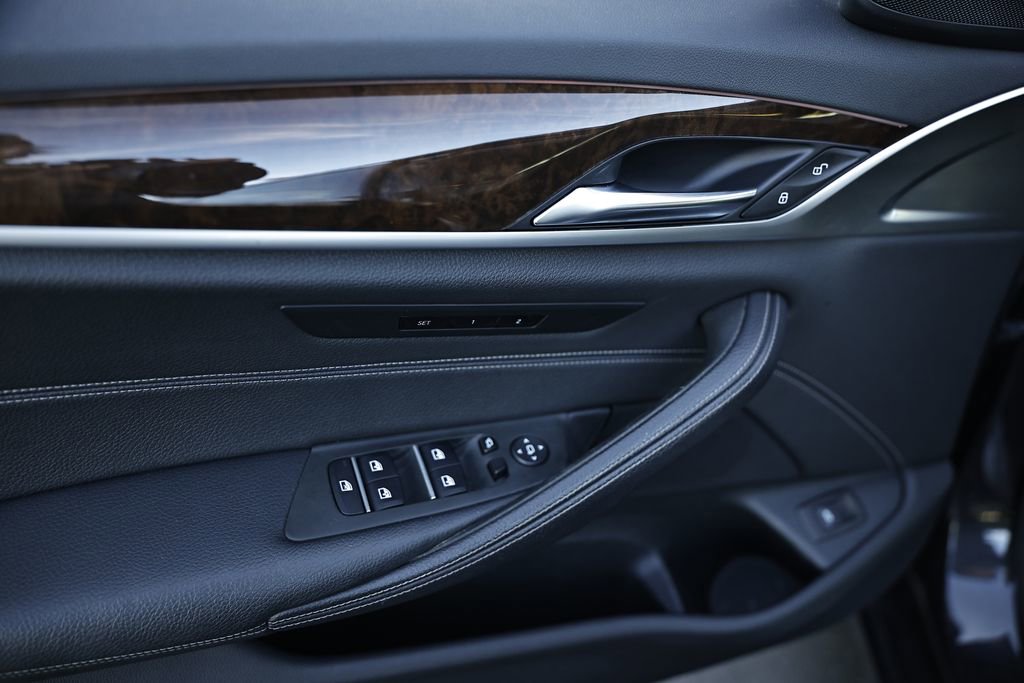 Used 2020 BMW 540i xDrive w/ Premium Package image 15