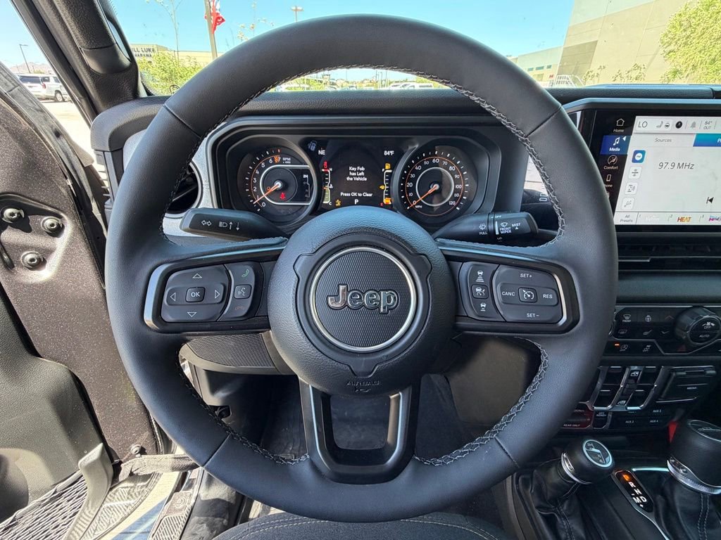 Used 2025 Jeep Gladiator Sport AWD/4WD image 14