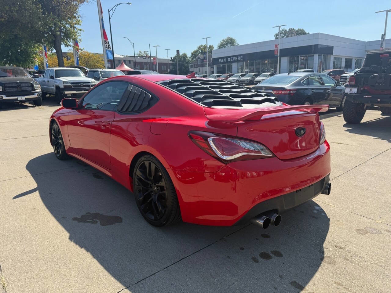 Used 2013 Hyundai Genesis 3.8 image 4