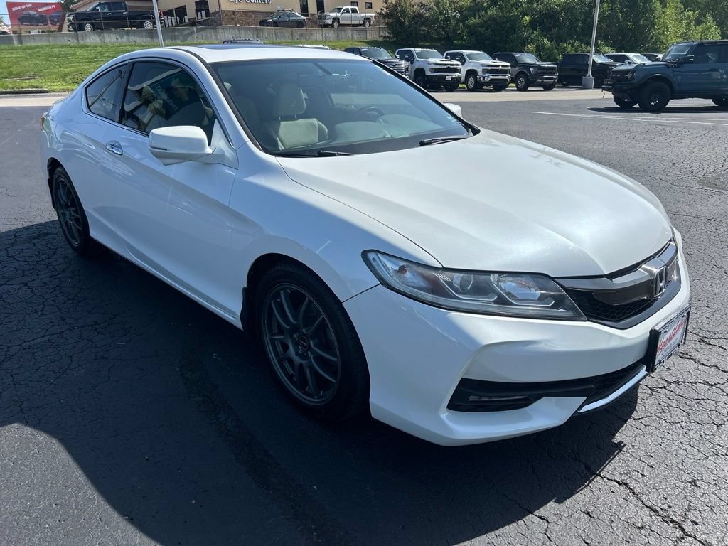 Used 2017 Honda Accord EX-L image 3