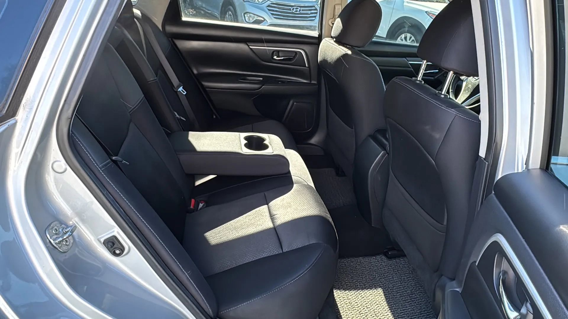 Used 2016 Nissan Altima 2.5 SR image 13