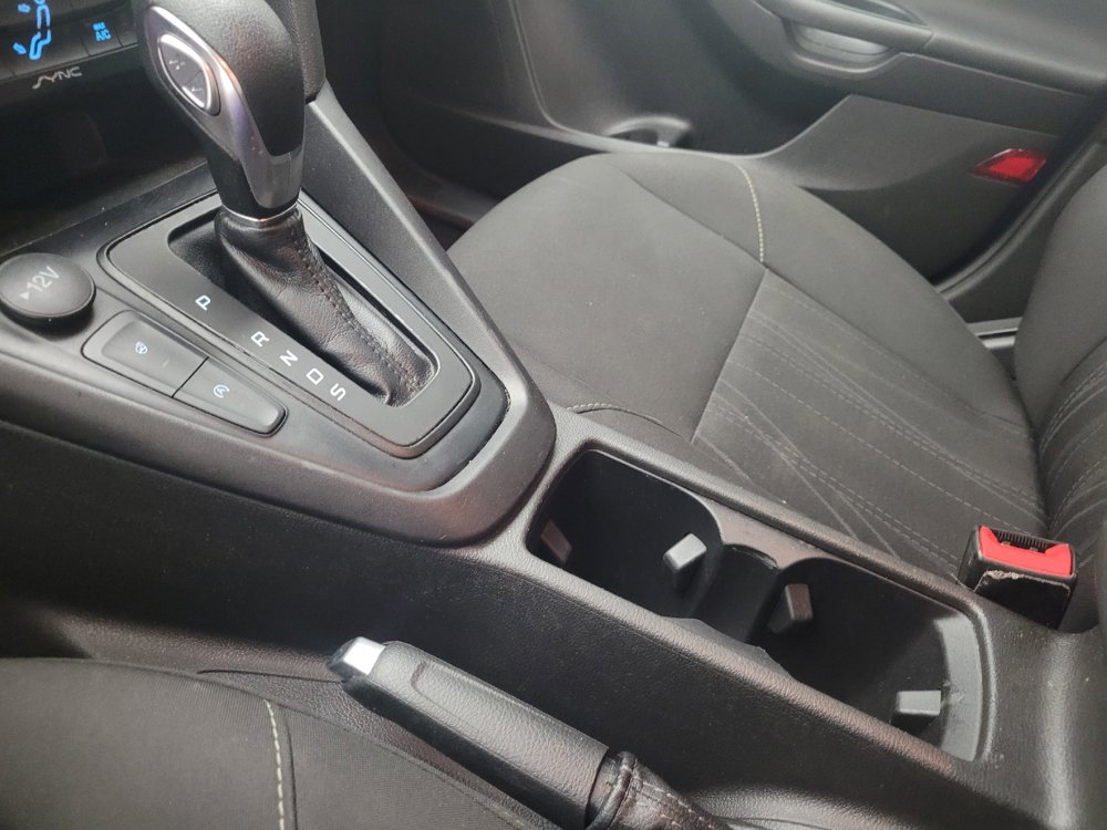 Used 2018 Ford Focus SE w/ Cold Weather Package FWD image 26