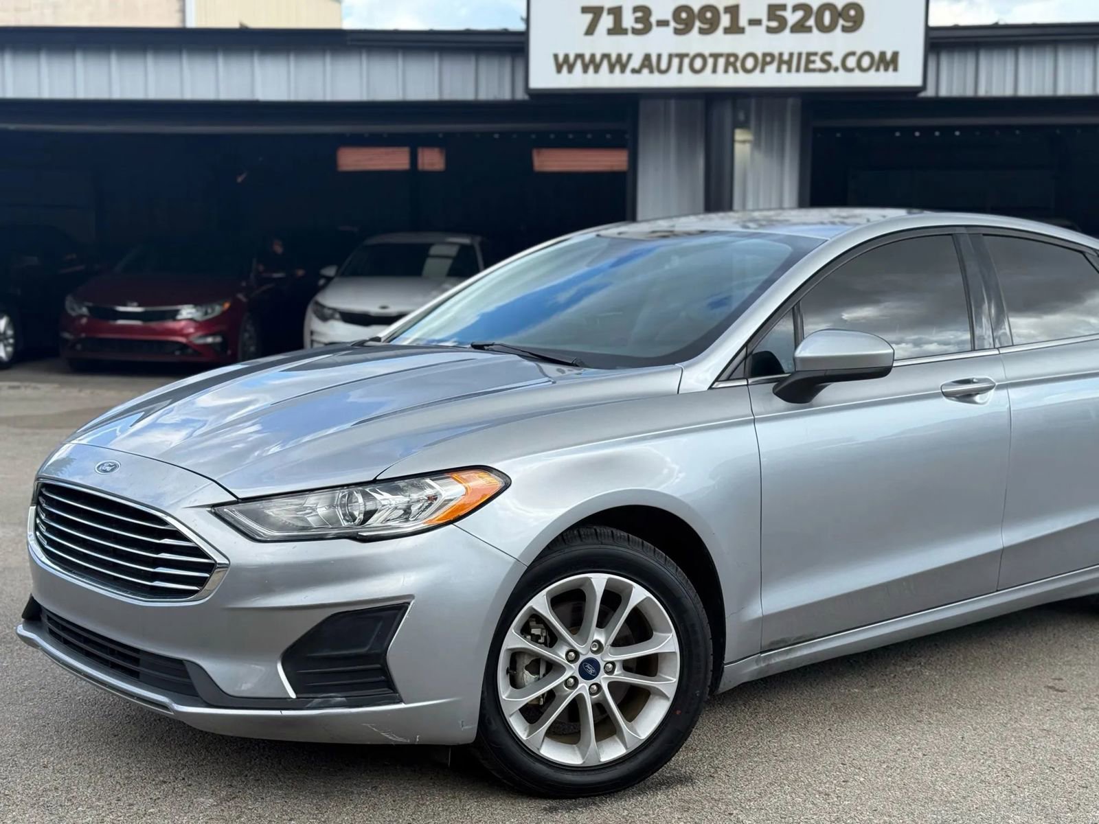 Used 2020 Ford Fusion SE image 19