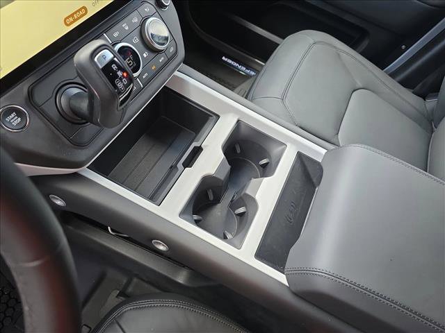 New 2026 Land Rover Defender 110 X-Dynamic SE image 21