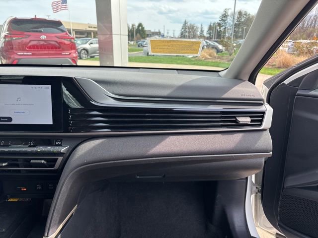 Used 2025 Toyota Camry LE FWD image 29