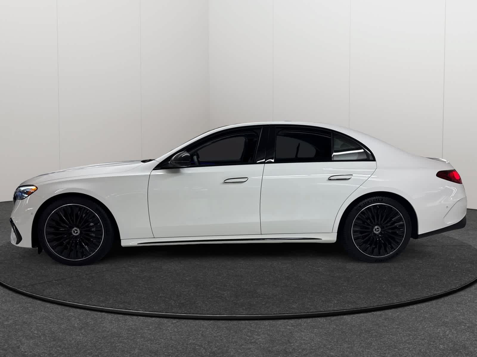 New 2027 Mercedes-Benz E 450 4MATIC Sedan image 3