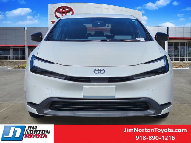 Used 2025 Toyota Prius LE FWD video 2