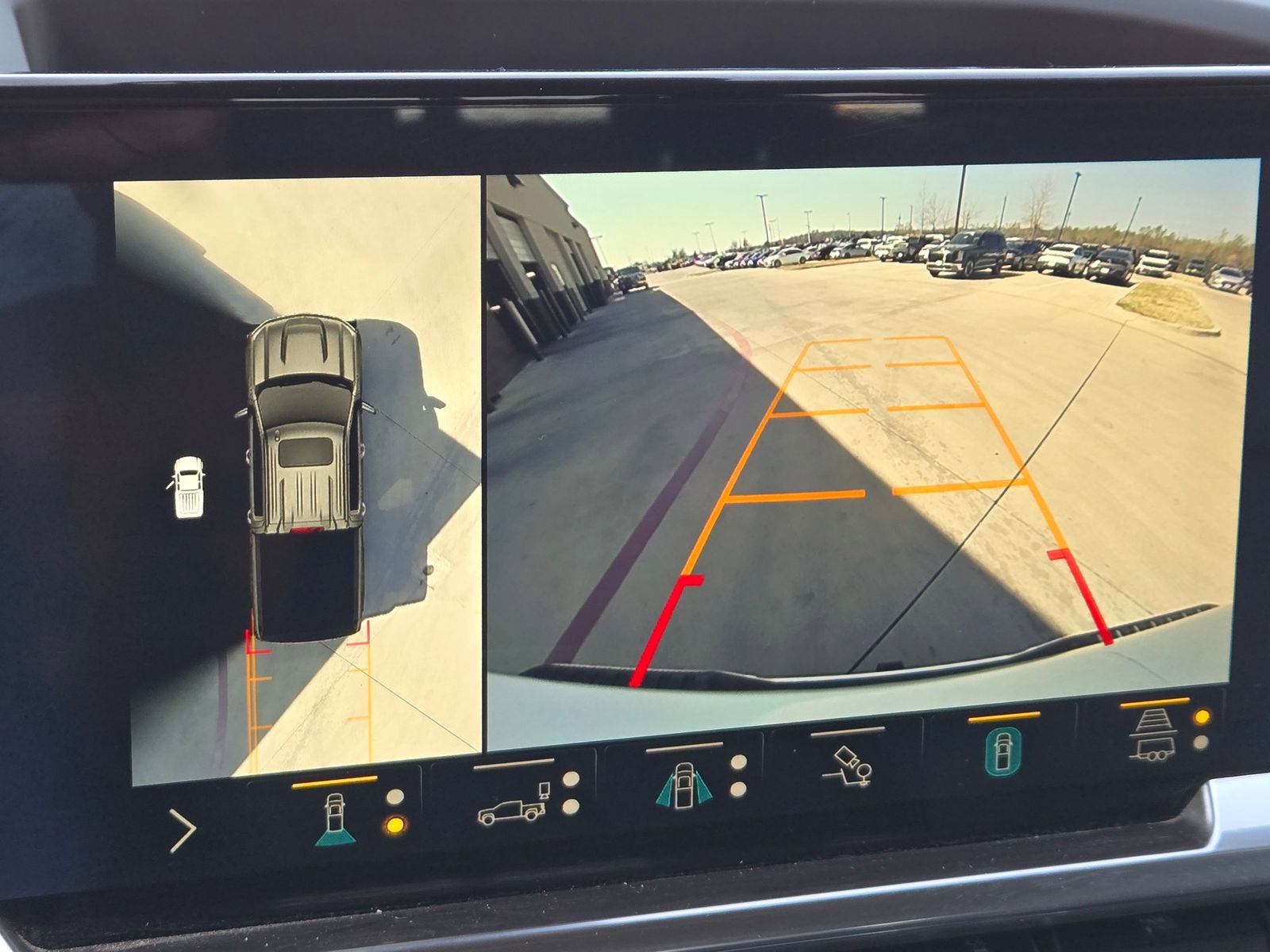 Used 2022 Chevrolet Silverado 1500 RST w/ Redline Edition AWD/4WD image 15