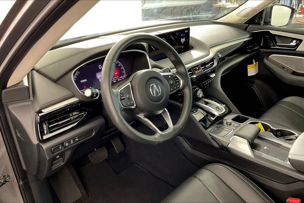 Used 2024 Acura MDX SH-AWD w/ Technology Package image 18