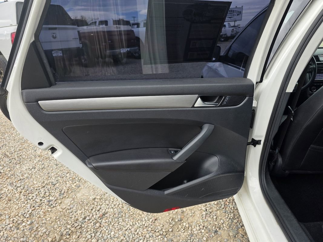 Used 2015 Volkswagen Passat TDI SE image 22