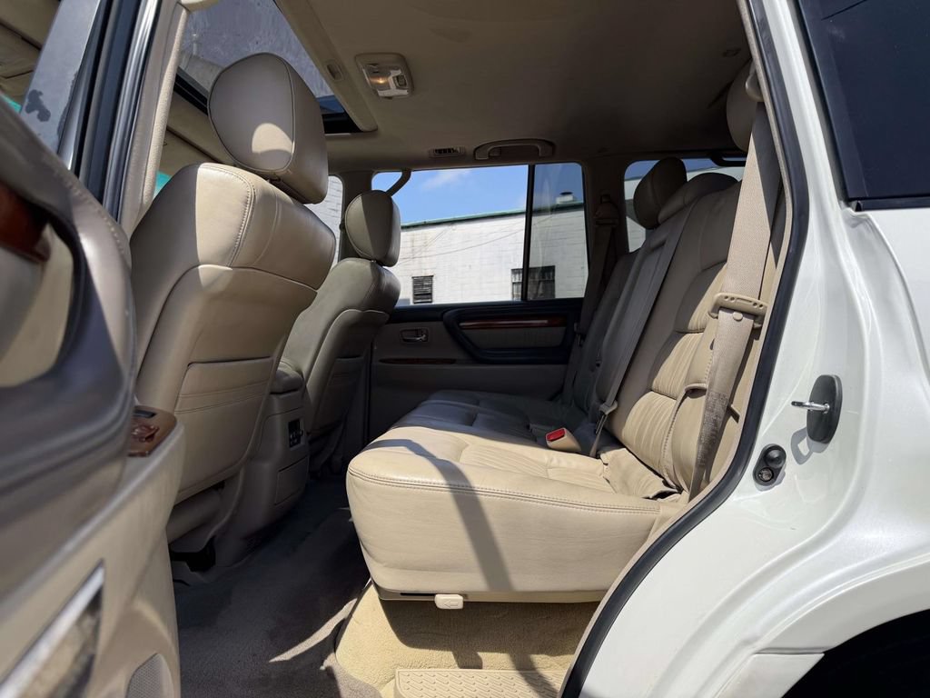 Used 2004 Lexus LX 470 4WD image 22