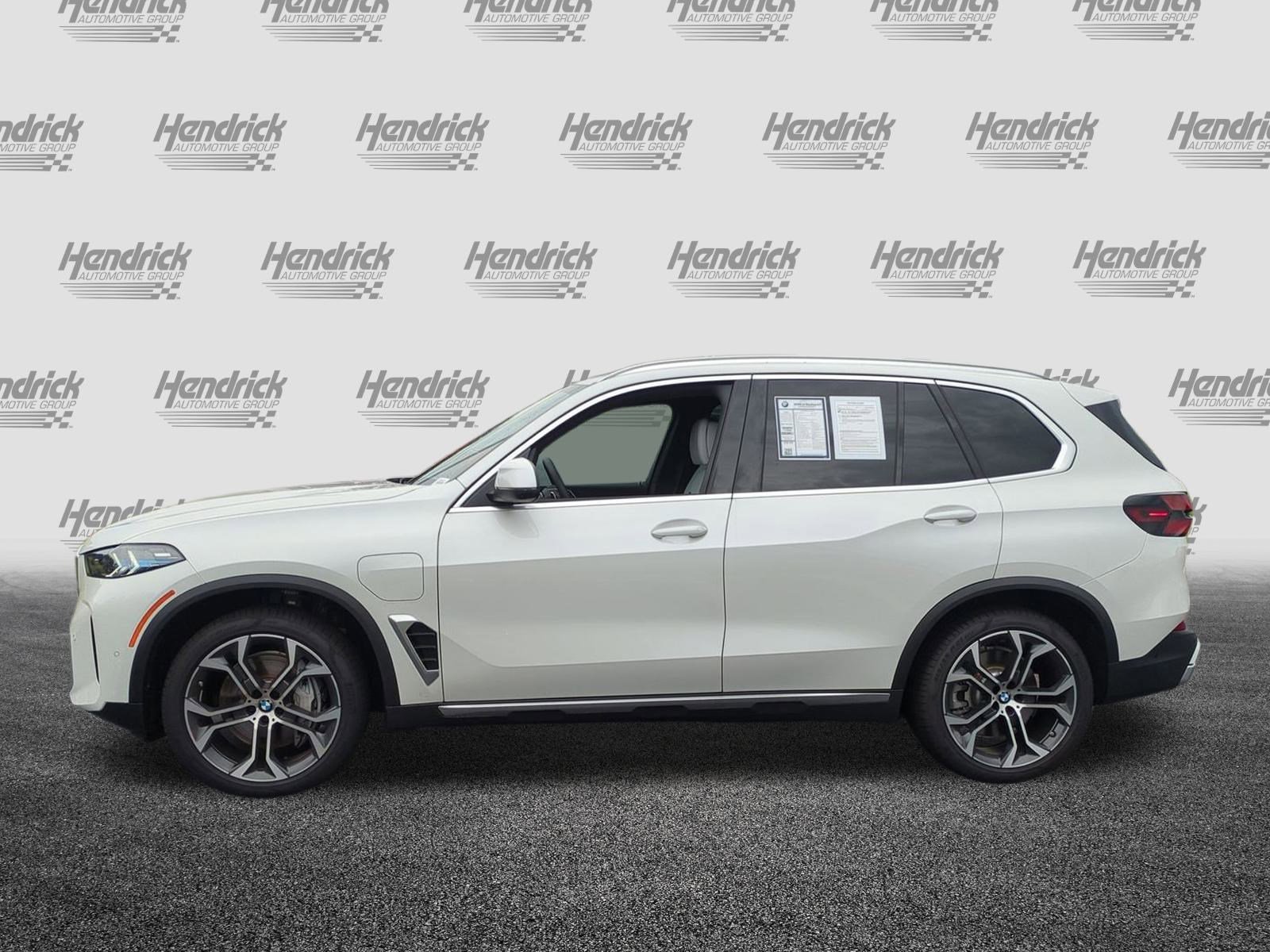 Used 2025 BMW X5 xDrive50e w/ Premium Package image 7