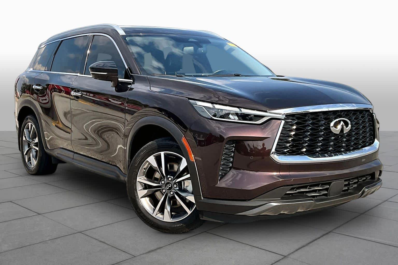 Used 2022 INFINITI QX60 Luxe w/ Cargo Package FWD image 3