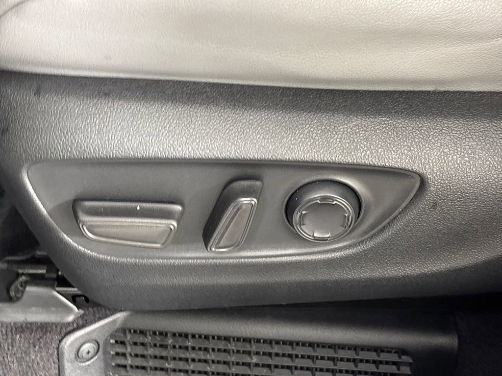 Certified 2024 Toyota Sienna XLE image 9