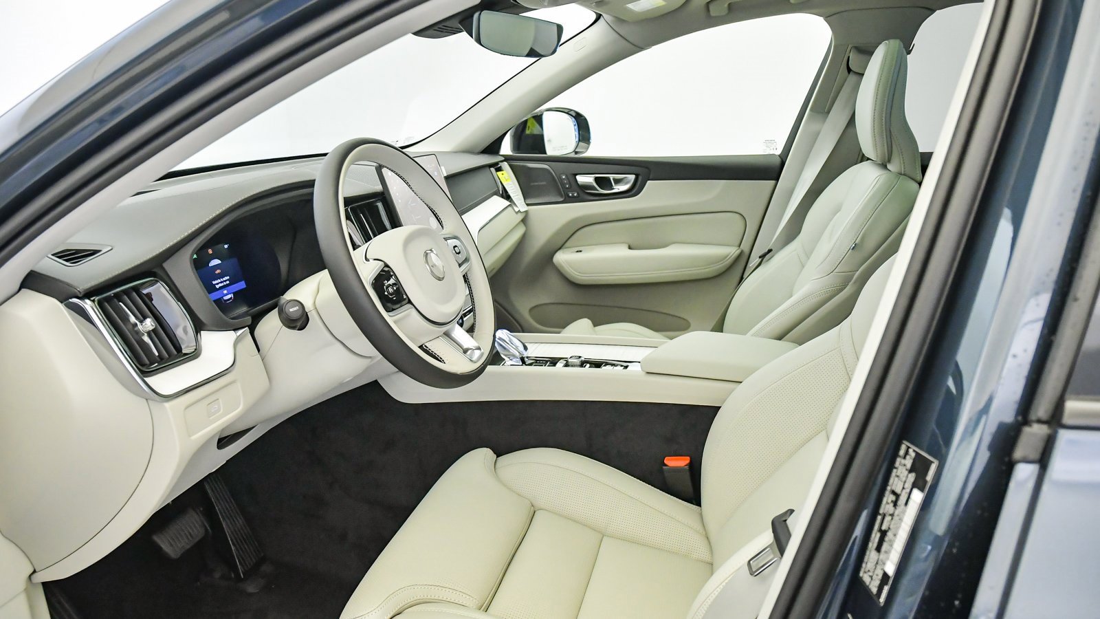 New 2026 Volvo XC60 B5 Ultra w/ Protection Package Premier image 20
