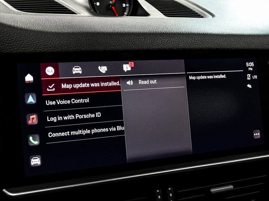 Used 2022 Porsche Cayenne Platinum Edition AWD/4WD image 29