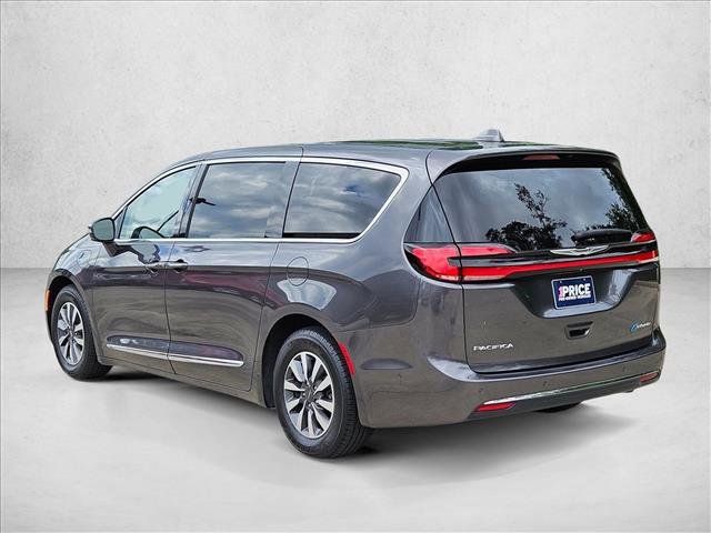 Used 2022 Chrysler Pacifica Limited w/ Uconnect Theater Family Group FWD image 7