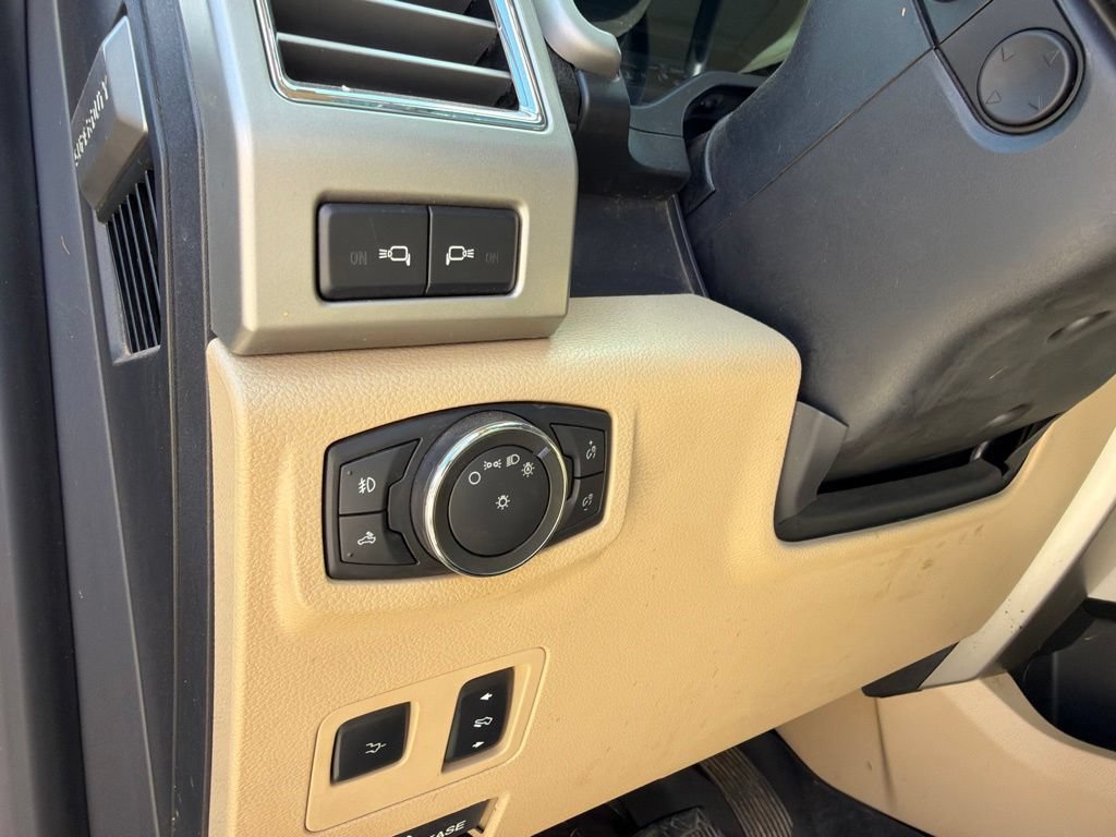 Used 2017 Ford F250 Lariat w/ Lariat Ultimate Package AWD/4WD image 23