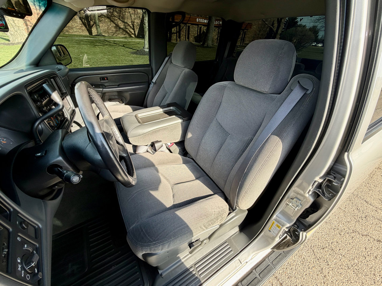 Used 2007 Chevrolet Silverado 1500 LT w/ Crew Cab Value Package image 18