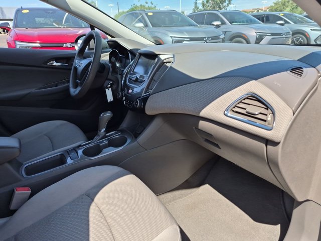 Used 2017 Chevrolet Cruze LT FWD image 28