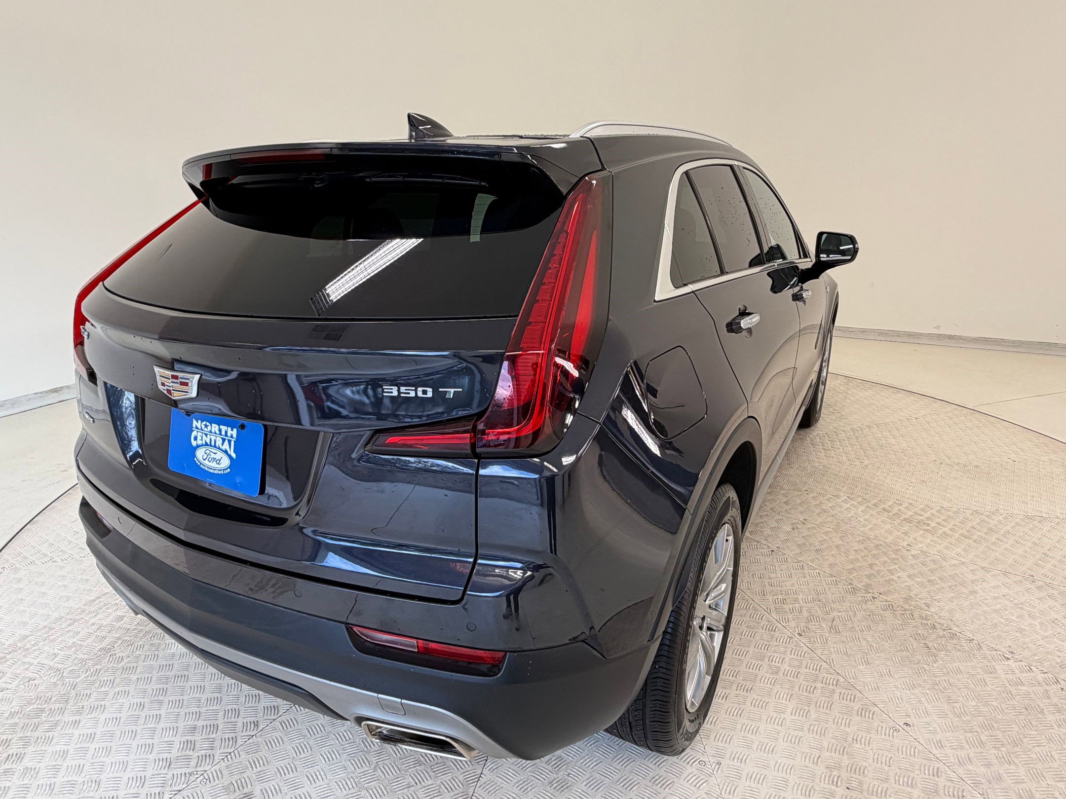 Used 2023 Cadillac XT4 Premium Luxury image 33