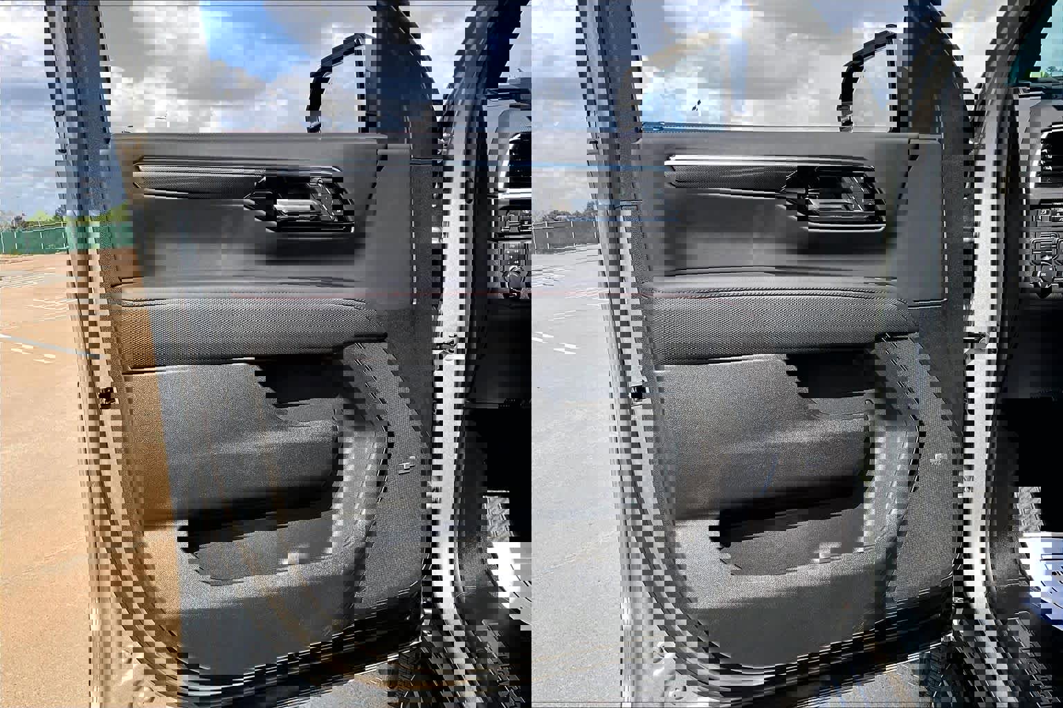 Used 2025 Chevrolet Tahoe RST w/ Comfort Package AWD/4WD image 22