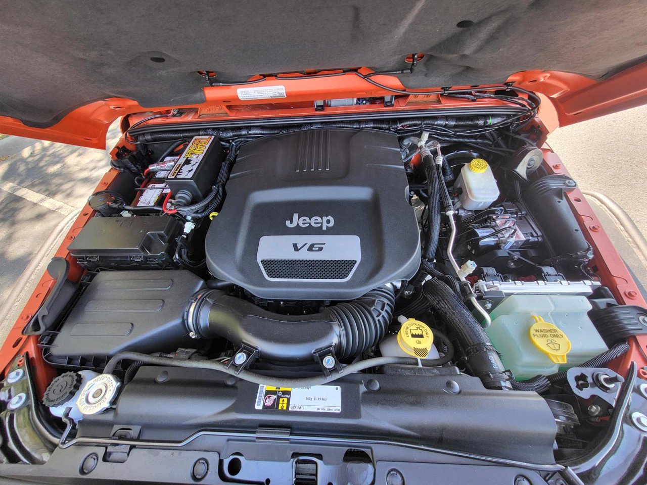 Used 2015 Jeep Wrangler Unlimited Rubicon w/ Dual Top Group image 8