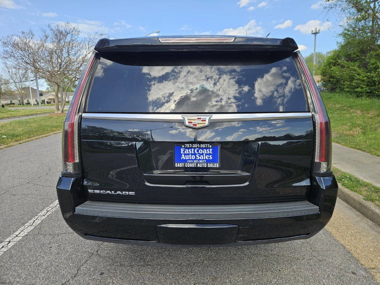 Used 2019 Cadillac Escalade ESV 4WD image 5