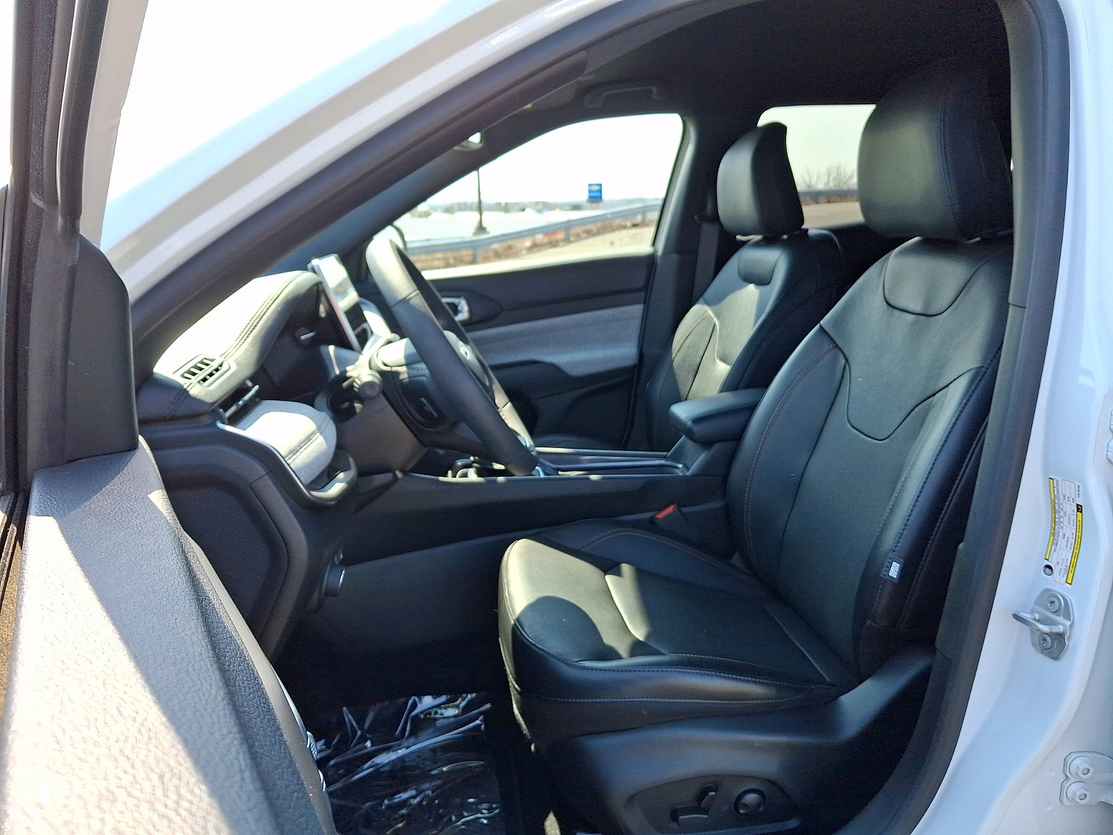 Certified 2023 Jeep Compass Latitude image 13