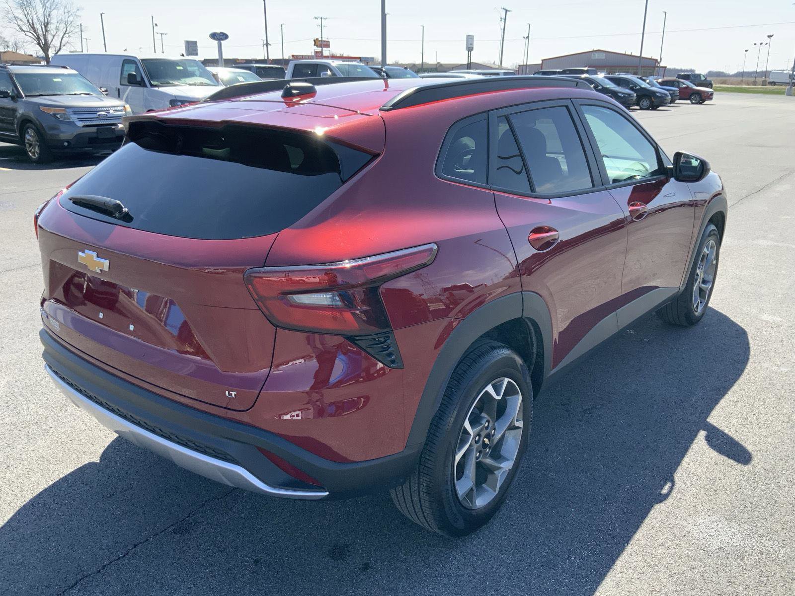 Used 2025 Chevrolet Trax LT w/ LT Convenience Package image 12