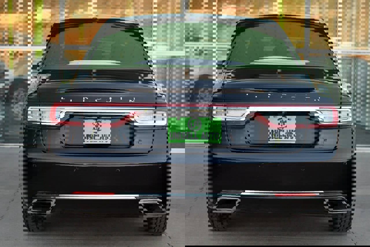 Used 2017 Lincoln Continental Select AWD/4WD image 6