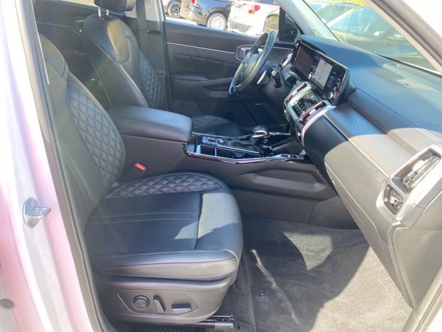 Certified 2023 Kia Sorento SX image 28