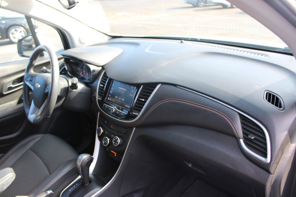 Used 2020 Chevrolet Trax LT w/ LT Convenience Package image 26