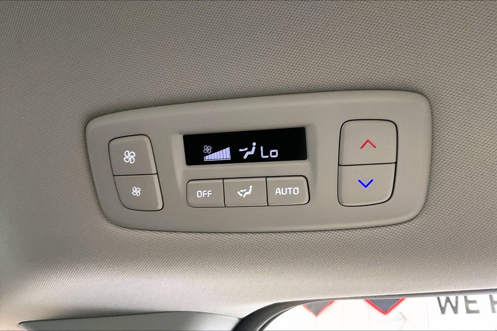Used 2026 Kia Carnival FWD image 16