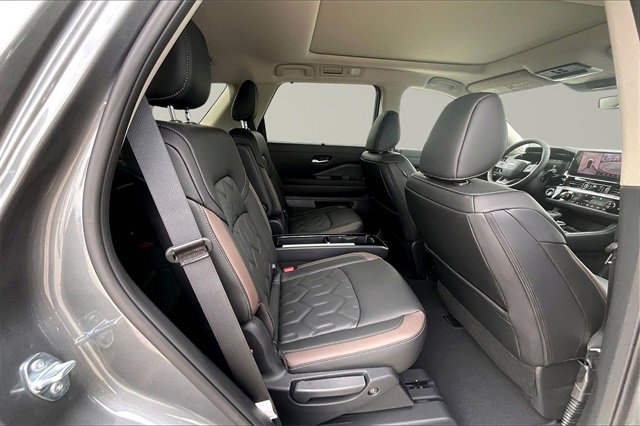 New 2026 Nissan Pathfinder Platinum image 10