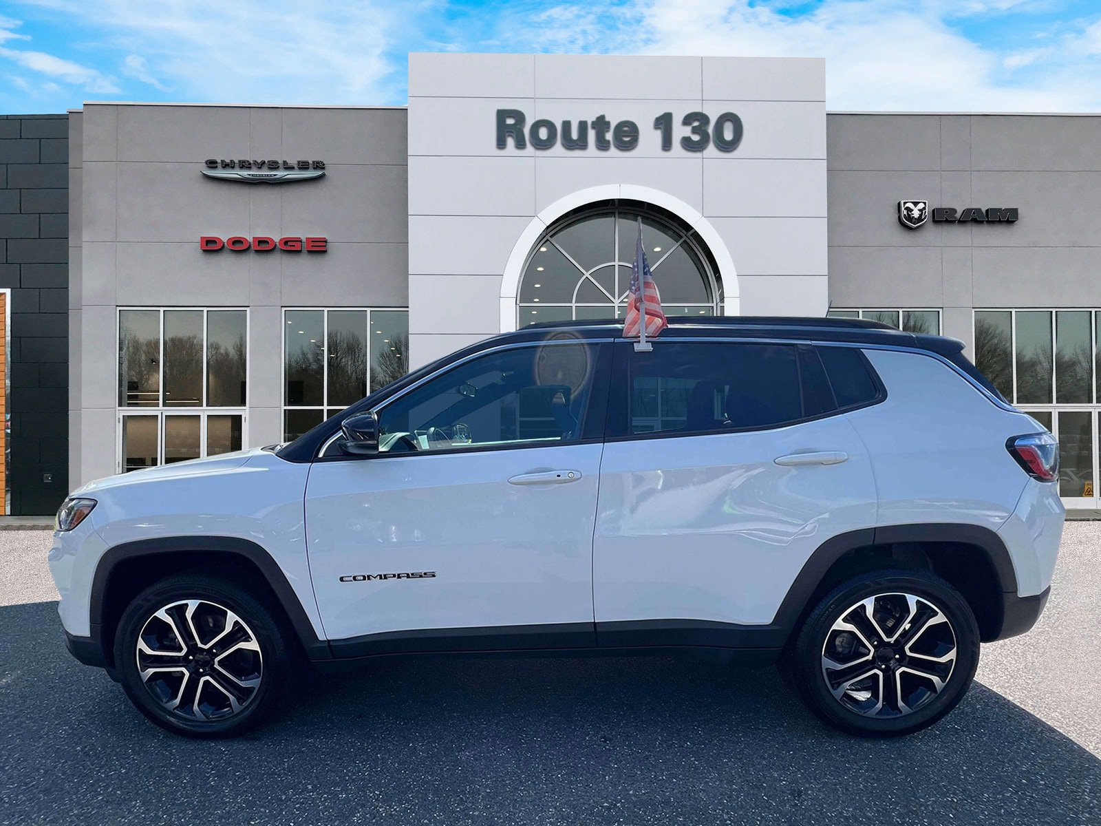 Used 2023 Jeep Compass Limited AWD/4WD image 5