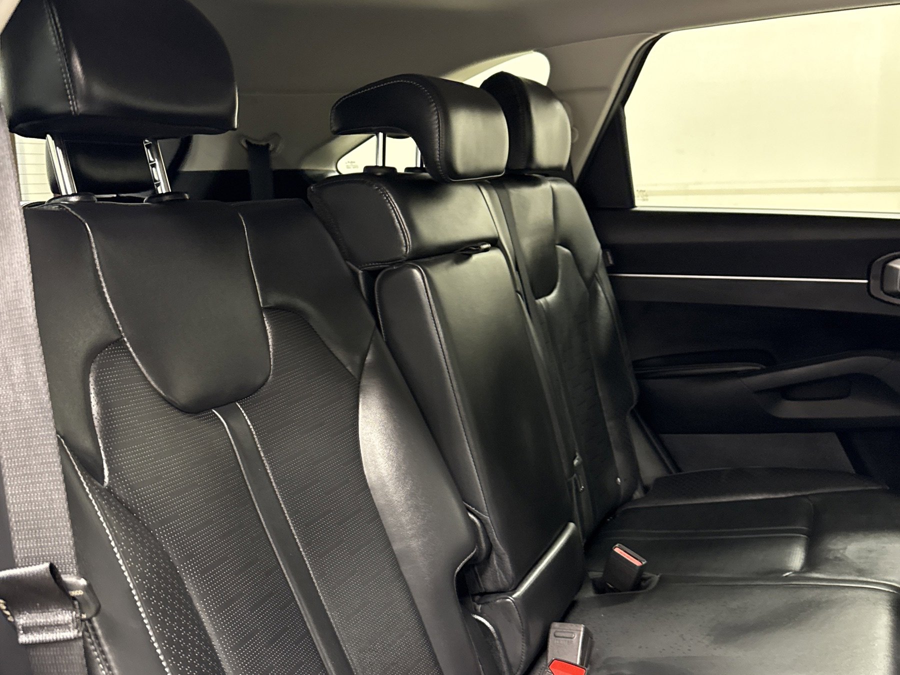 Used 2024 Kia Sorento S w/ Panoramic Sunroof Package image 32