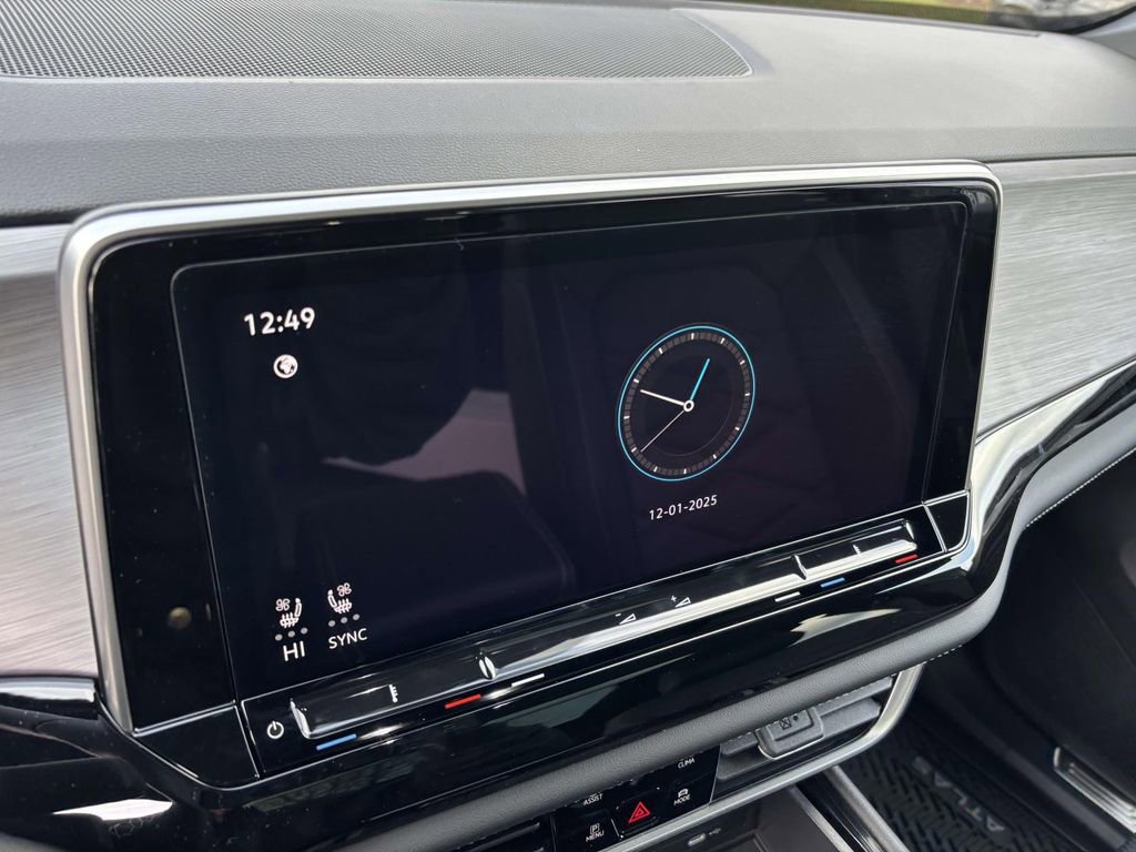 New 2026 Volkswagen Atlas Cross Sport SE image 19