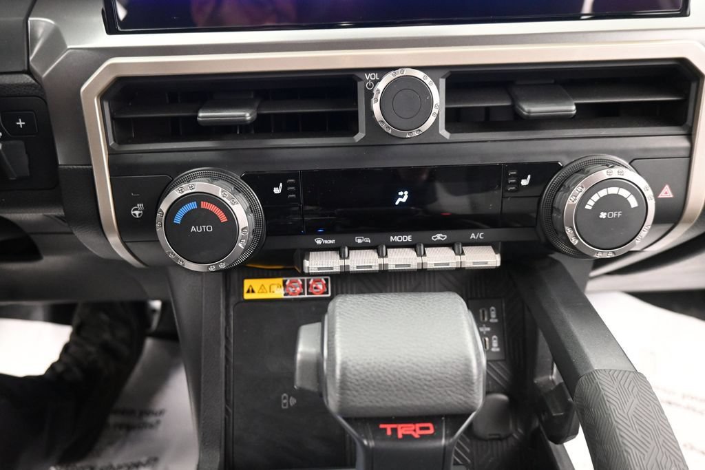 Used 2024 Toyota Tacoma TRD Sport AWD/4WD image 24