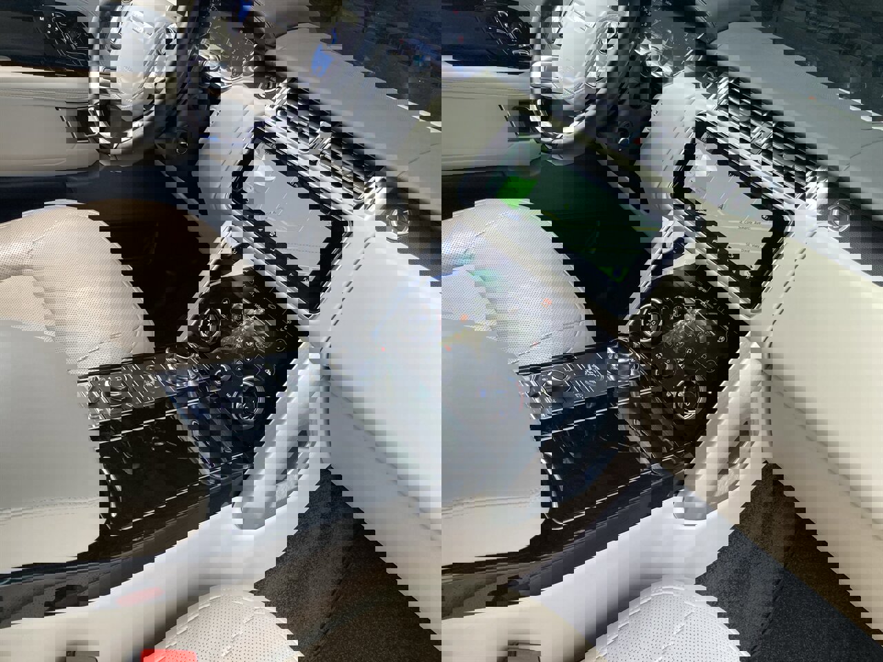 Used 2019 Land Rover Range Rover Supercharged image 31