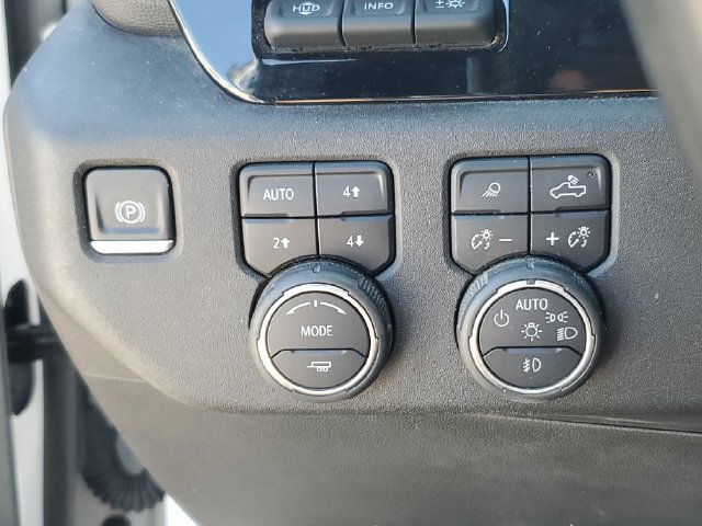 Used 2024 Chevrolet Silverado 1500 High Country w/ High Country Premium Package AWD/4WD image 24