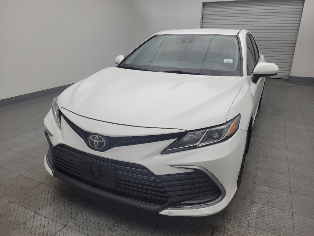 Used 2021 Toyota Camry LE image 15