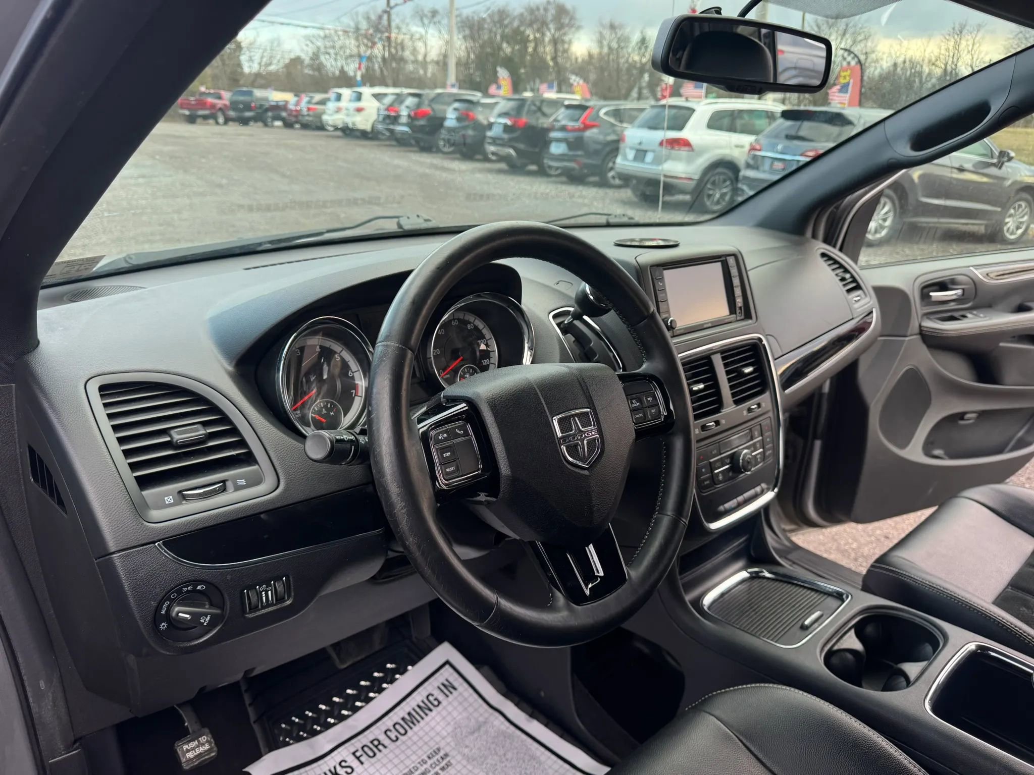 Used 2016 Dodge Grand Caravan SXT image 16