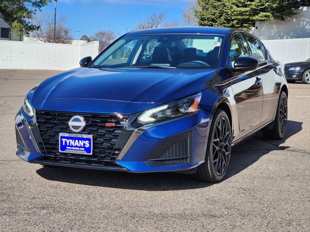 Used 2024 Nissan Altima 2.5 SR image 3