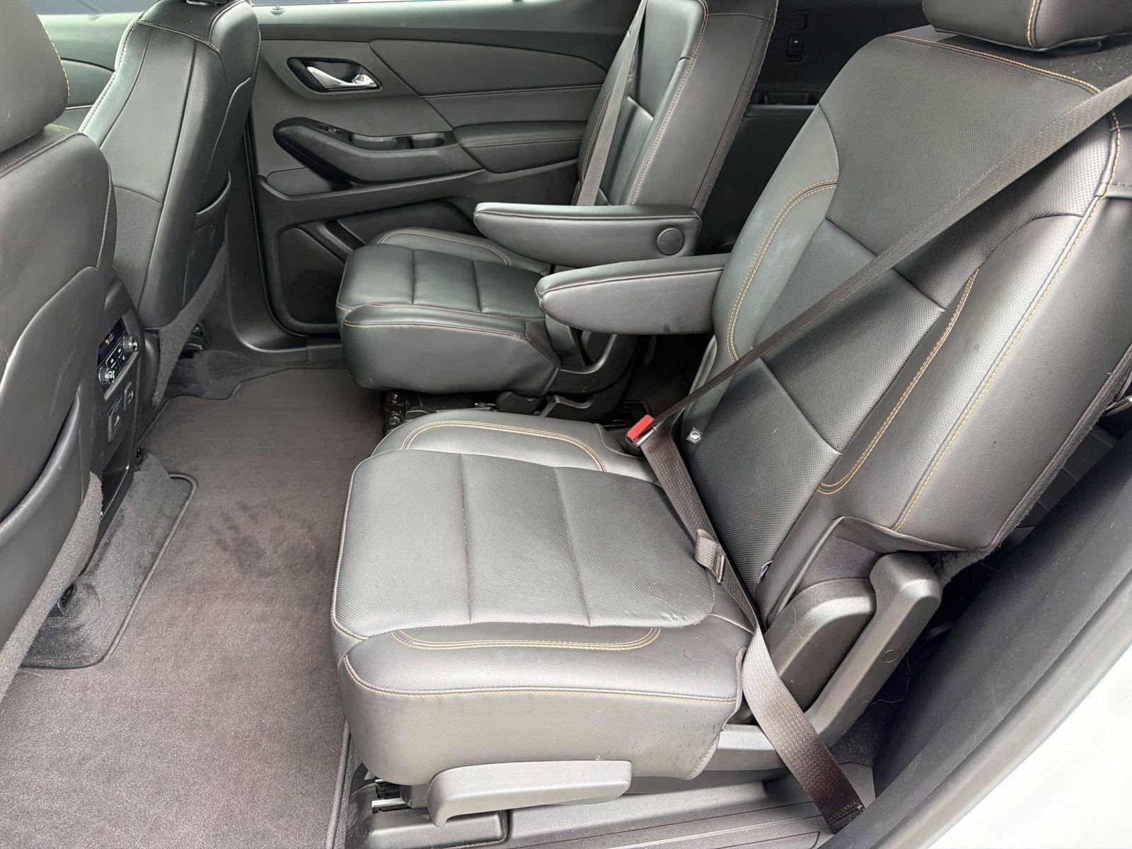 Used 2020 Chevrolet Traverse Premier FWD image 14