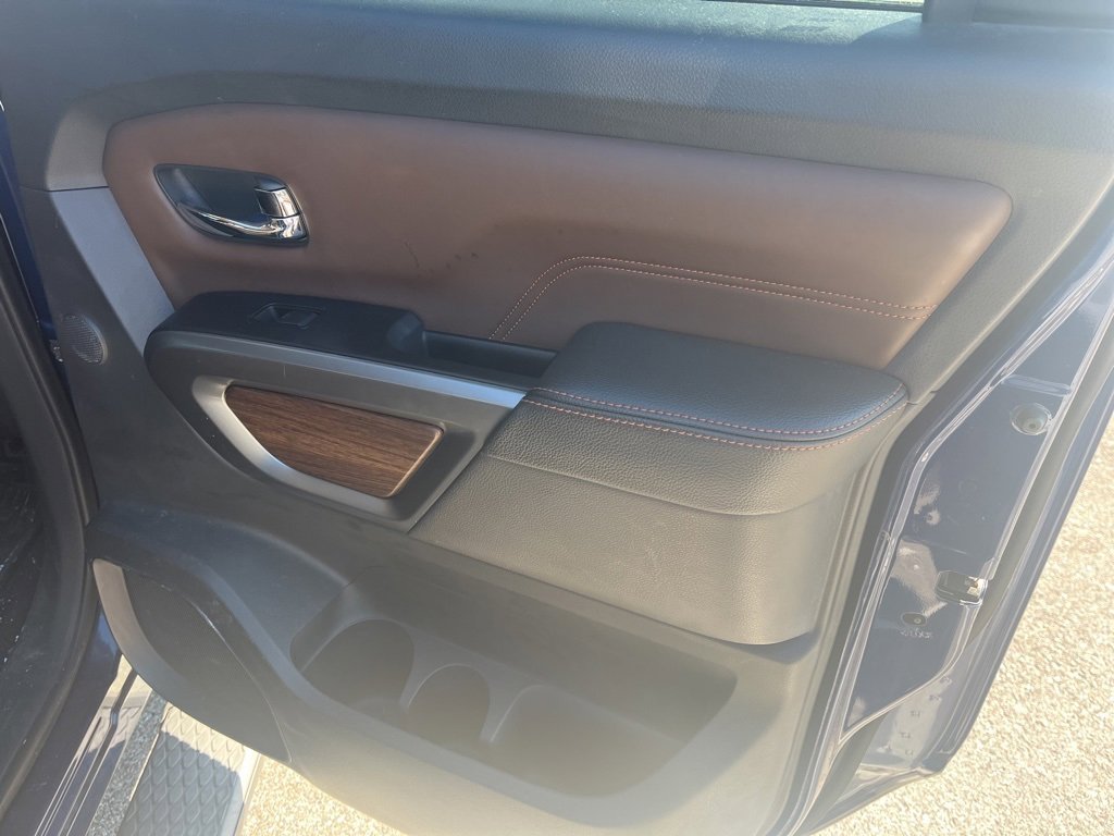 Used 2017 Nissan Titan Platinum Reserve image 6