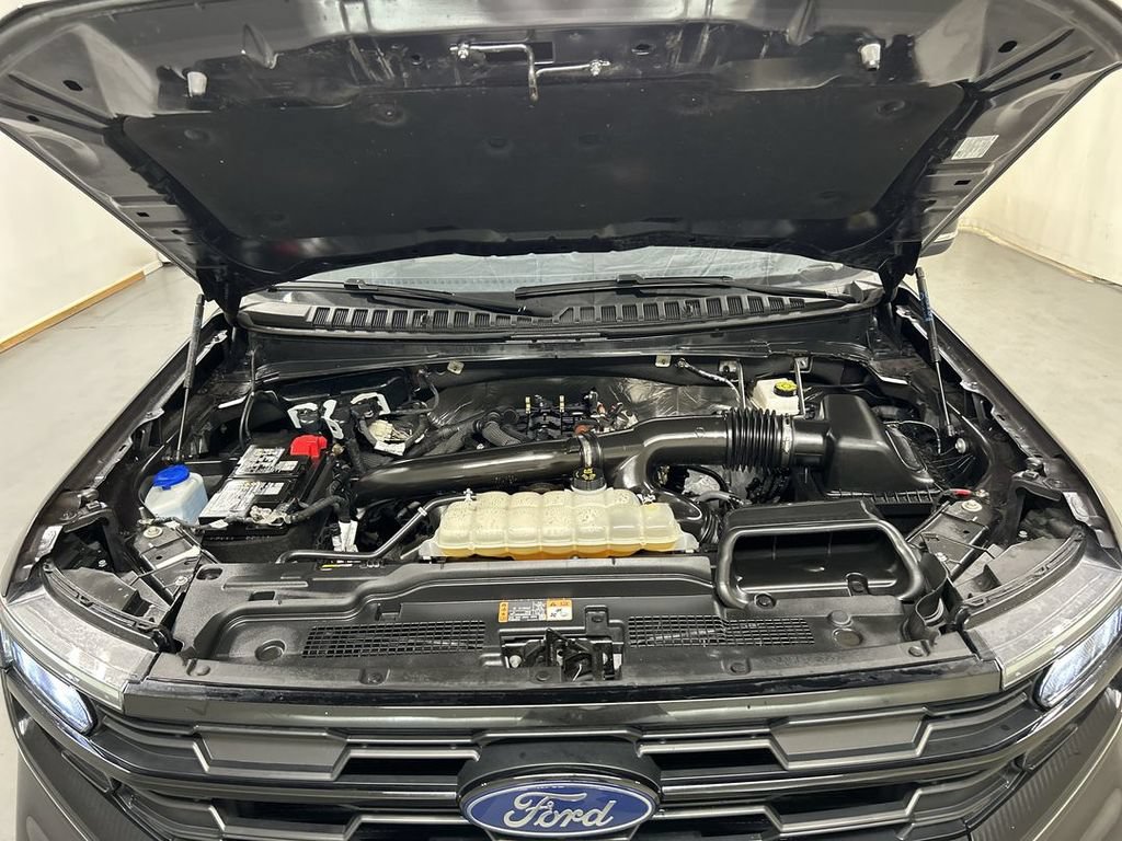 Used 2025 Ford Expedition Active AWD/4WD image 25