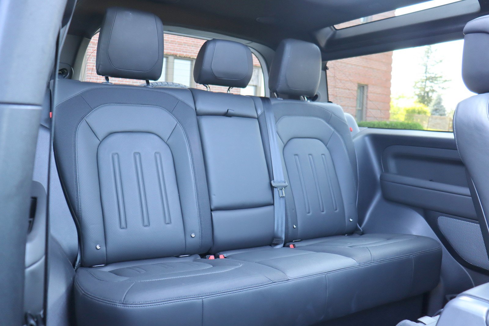 Used 2022 Land Rover Defender 90 X-Dynamic HSE AWD/4WD image 14
