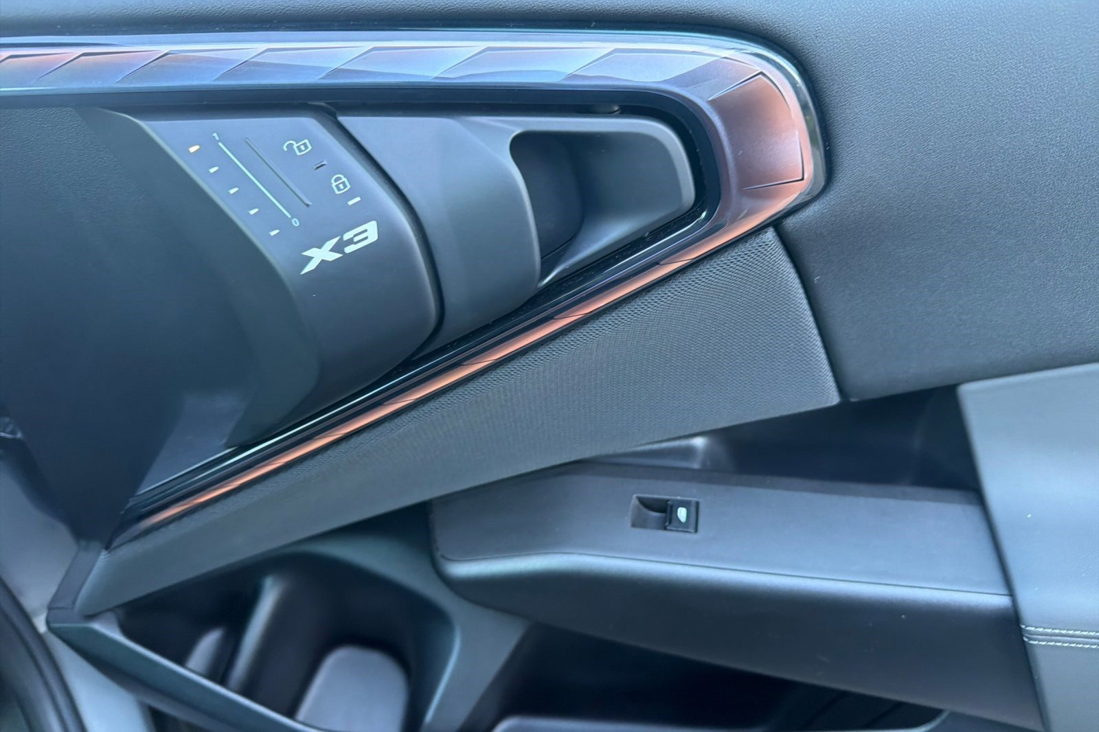 Used 2025 BMW X3 xDrive30i w/ Premium Package image 22